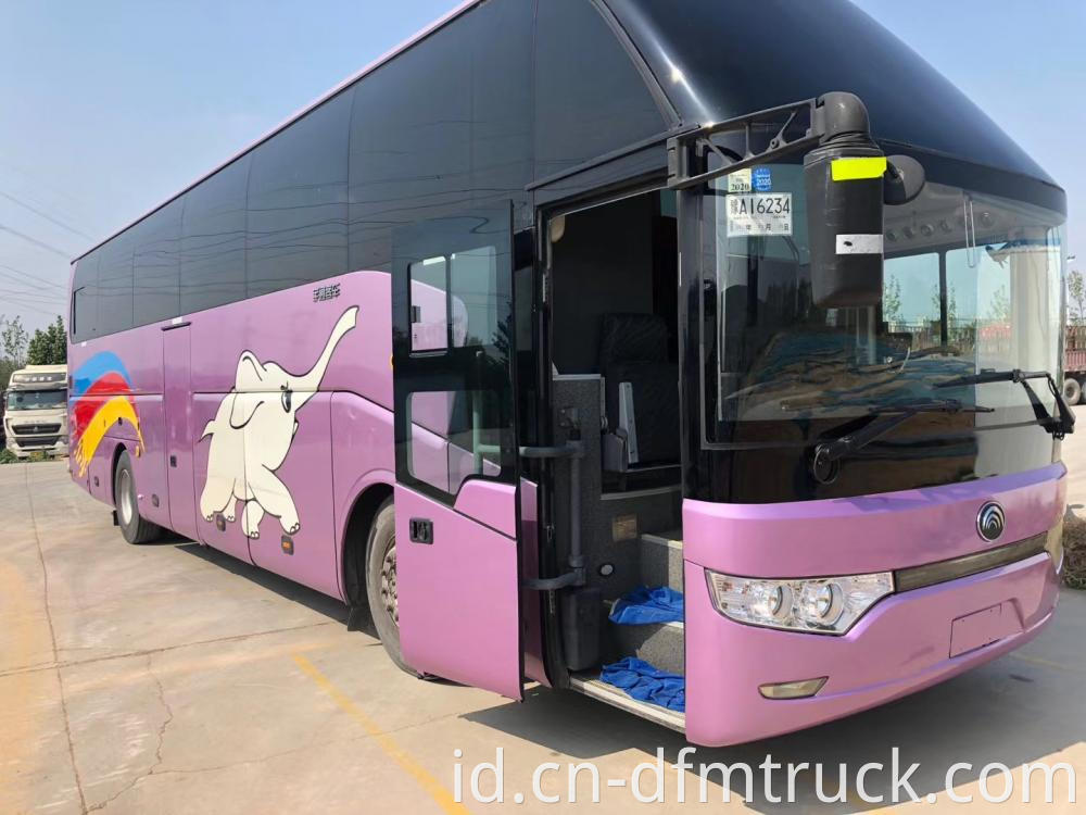 53 Seats Yutong Coach Bus 2